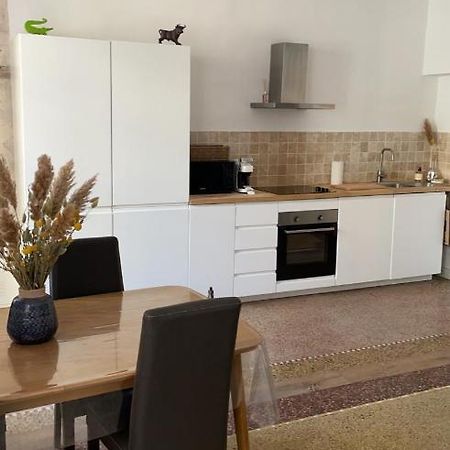 Ferienwohnung L'Ecrin Des Calquieres Nîmes Exterior foto